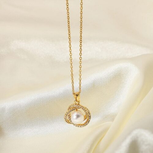 Flower Shape Pearl Necklace